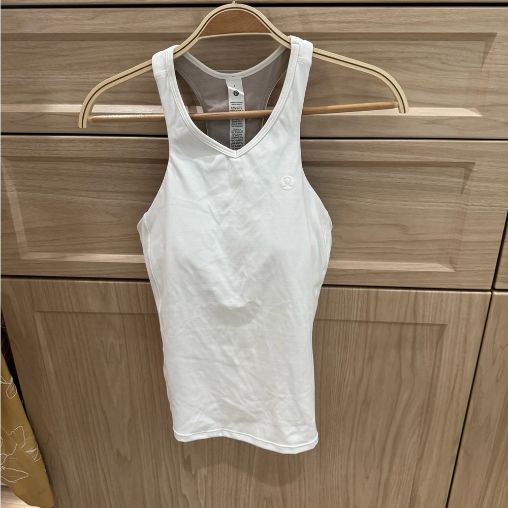 Lululemon Waist Length V Neck Tennis Tank Top Size 8 White